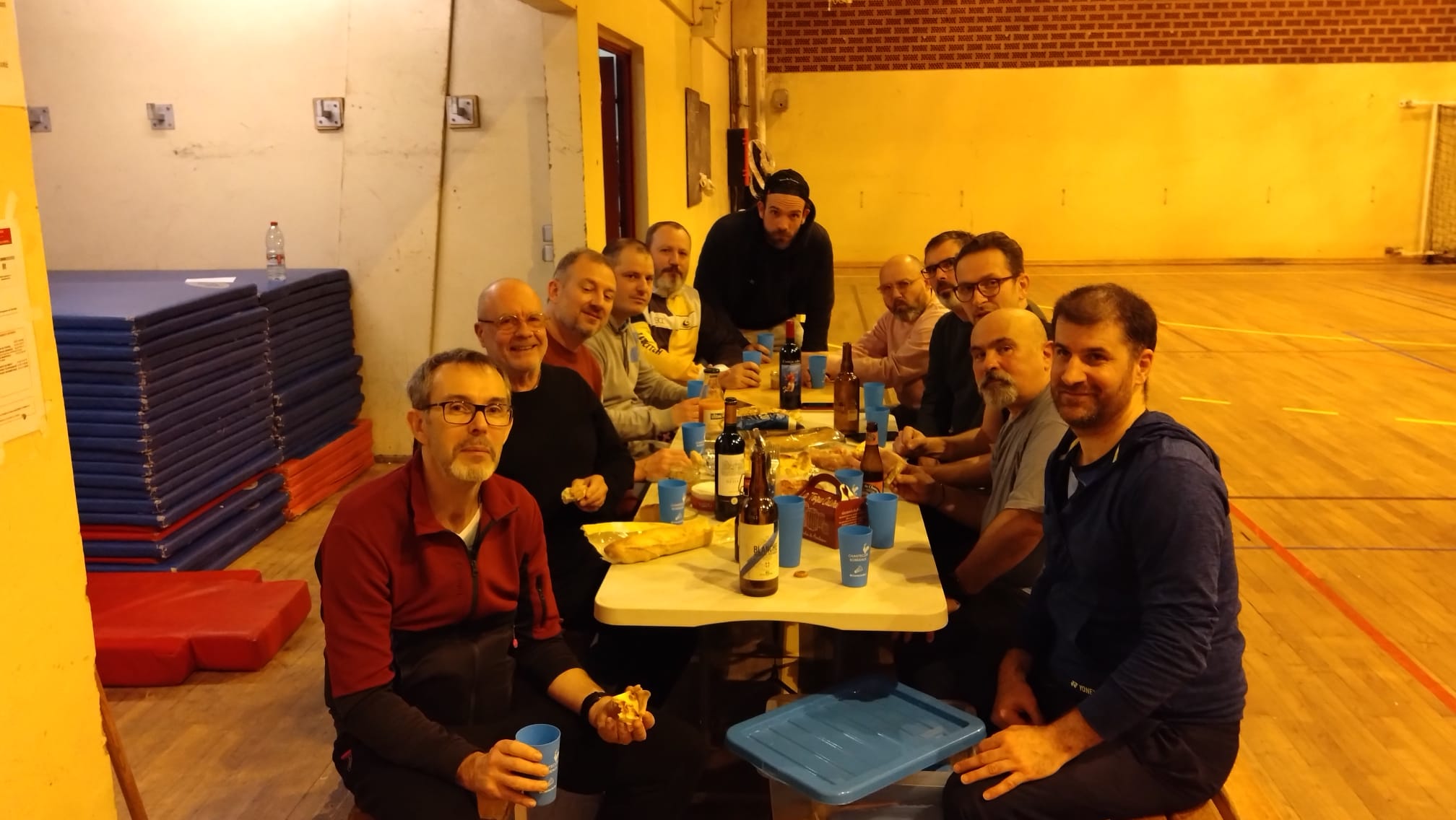 2023-24 Equipe vétéran homme à l'apéro avec Barbey