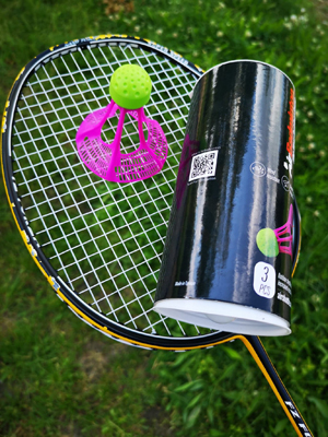 Raquette, airshuttle et boîte de volants pour airBadminton